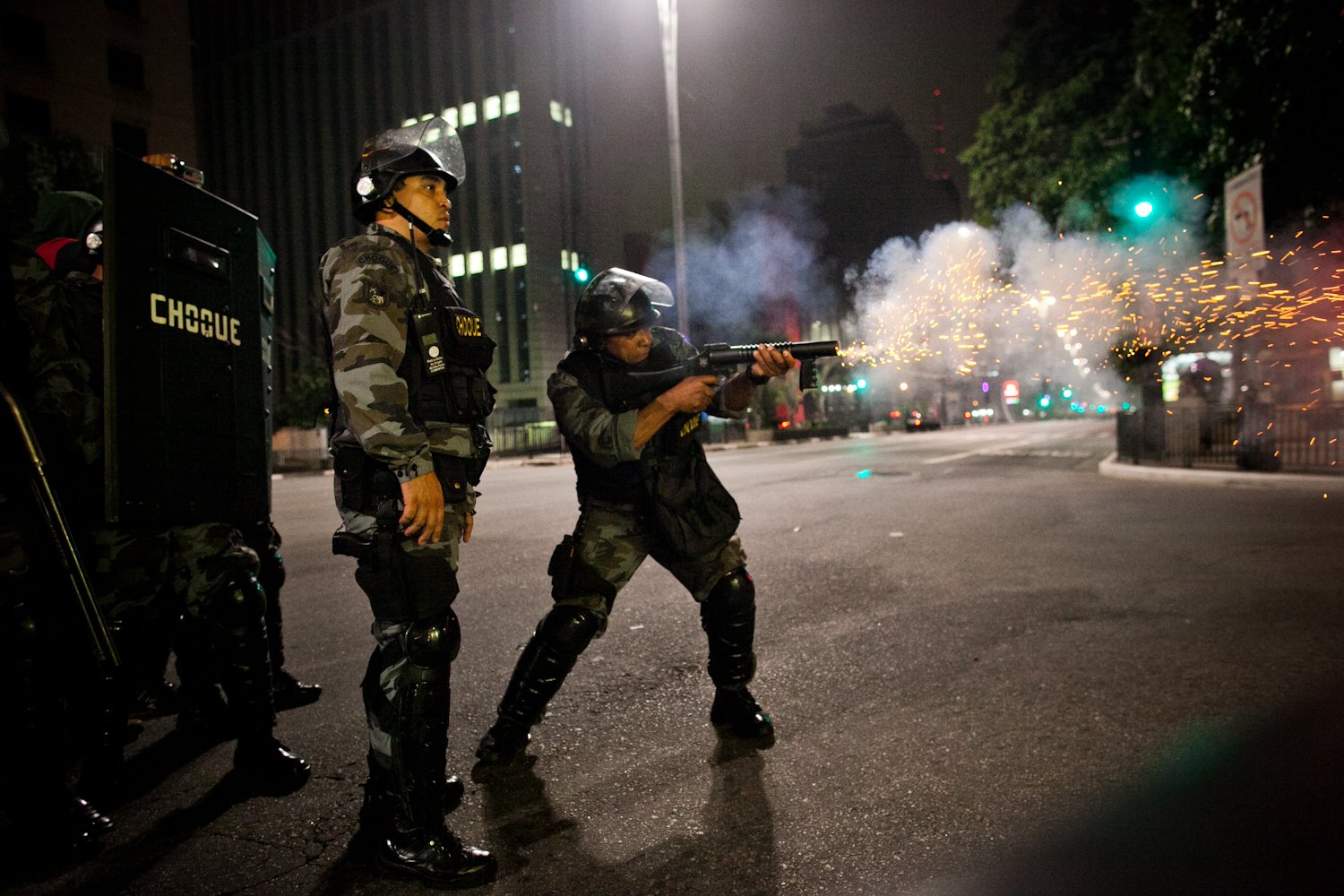 A violência policial foi uma das marcas dos protestos contra o reajuste no valor da passagem, que mobilizaram pessoas de norte a sul do Brasil em 2013 A violência policial foi uma das marcas dos protestos contra o reajuste no valor da passagem, que mobilizaram pessoas de norte a sul do Brasil em 2013