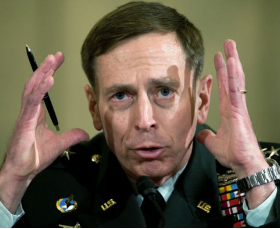 Os motivos de esta ser uma profissão tensa são parecidos com os dos soldados: é preciso muito sangue frio para lidar com conflitos e se responsabilizar por milhares de vidas. São os generais que lidam diretamente com estratégias de combate em zonas de guerra. Para se tornar um general, é necessário avançar bastante na carreira dentro do Exército, demonstrando disciplina e força de vontade. (Imagem: Getty Images) Os motivos de esta ser uma profissão tensa são parecidos com os dos soldados: é preciso muito sangue frio para lidar com conflitos e se responsabilizar por milhares de vidas. São os generais que lidam diretamente com estratégias de combate em zonas de guerra. Para se tornar um general, é necessário avançar bastante na carreira dentro do Exército, demonstrando disciplina e força de vontade. (Imagem: Getty Images)