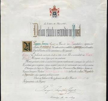 Em 13 de maio de 1888 foi assinada a lei &aacute;urea, que libertou os cerca de 700 mil escravos que viviam no Brasil.