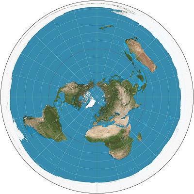 A vantagem de uma proje&ccedil;&atilde;o azimutal &eacute; que todos os pontos est&atilde;o representados no mapa a uma dist&acirc;ncia proporcionalmente correta do ponto central. (Foto: Wikimedia Commons)