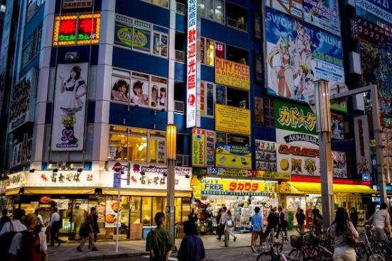 A cidade japonesa &eacute; tamb&eacute;m um bom destino para estudantes de p&oacute;s-gradua&ccedil;&atilde;o. A universidade de T&oacute;quio ocupa o 31&ordm; lugar no ranking de melhores universidades feito pela consultoria de ensino Quacquarelli Symonds. &Eacute; ideal para quem gosta de viver em centros urbanos agitados. (Imagem: Getty Images)