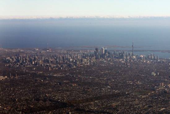 Toronto &eacute; um para&iacute;so para estudantes, possui um ambiente aberto &agrave; diversidade, muitas atra&ccedil;&otilde;es culturais e uma vida noturna agitada. A Universidade de Toronto ocupa o 20&ordm; lugar na lista de melhores universidades do mundo. (Imagem: Getty Images)