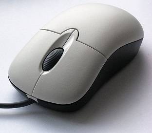 A Beleza e o Prazer da Computa&ccedil;&atilde;o, University of California, Berkeley - A inform&aacute;tica mudou o mundo. Se hoje os computadores, smartphones e a internet fazem parte da vida di&aacute;ria das pessoas, na d&eacute;cada de 90 a situa&ccedil;&atilde;o era outra: durante parte dessa &eacute;poca computadores eram artigo de luxo no Brasil. Com a prolifera&ccedil;&atilde;o da tecnologia vieram v&aacute;rios cursos na &aacute;rea de Ci&ecirc;ncia da Computa&ccedil;&atilde;o, hoje presente em praticamente qualquer universidade de renome. Esse curso da Universidade da Califronia aborda um aspecto um pouco diferente das gradua&ccedil;&otilde;es tradicionais na &aacute;rea: &eacute; focado na hist&oacute;ria, nas implica&ccedil;&otilde;es sociais e no futuro da computa&ccedil;&atilde;o, al&eacute;m de estudar aplicativos que mudaram o mundo.