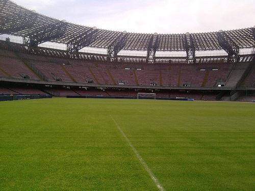 A Copa de 1990 foi na Itália, país com 60 milhões de habitantes e o décimo maior PIB do mundo. Os argentinos chegaram perto do bicampeonato: perderam na final para a Alemanha. (Foto: Wikimedia Commons) A Copa de 1990 foi na Itália, país com 60 milhões de habitantes e o décimo maior PIB do mundo. Os argentinos chegaram perto do bicampeonato: perderam na final para a Alemanha. (Foto: Wikimedia Commons)