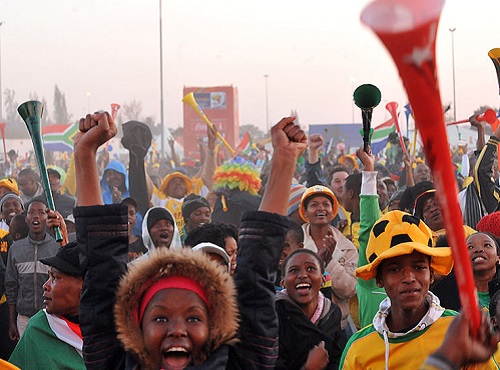 Em 2010, foi a vez da África receber uma copa pela primeira vez. O país que sediou o evento foi a África do Sul, a 25ª maior economia do globo. O país ocupa a posição 121 no ranking do IDH, o índice de desenvolvimento humano. (Foto: Wikimedia Commons) Em 2010, foi a vez da África receber uma copa pela primeira vez. O país que sediou o evento foi a África do Sul, a 25ª maior economia do globo. O país ocupa a posição 121 no ranking do IDH, o índice de desenvolvimento humano. (Foto: Wikimedia Commons)