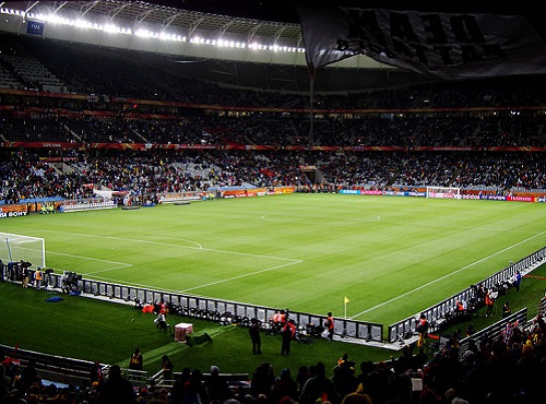 A final da competição foi entre Holanda e Espanha. Os espanhóis levantaram a taça pela primeira vez, para a alegria dos 47 milhões de habitantes do país. A Espanha tem o 13º maior PIB do mundo. (Foto: Wikimedia Commons) A final da competição foi entre Holanda e Espanha. Os espanhóis levantaram a taça pela primeira vez, para a alegria dos 47 milhões de habitantes do país. A Espanha tem o 13º maior PIB do mundo. (Foto: Wikimedia Commons)