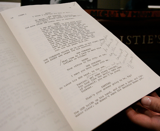 CINEMA E AUDIOVISUAL - É a elaboração e a produção de audiovisuais artísticos, documentais, publicitários, institucionais ou jornalísticos para veiculação em diversas mídias, como cinema, internet, tv aberta e a cabo e circuitos fechados de programação. Como toda produção tem um roteiro, esta profissão é ideal para quem gosta de escrevê-los. CINEMA E AUDIOVISUAL - É a elaboração e a produção de audiovisuais artísticos, documentais, publicitários, institucionais ou jornalísticos para veiculação em diversas mídias, como cinema, internet, tv aberta e a cabo e circuitos fechados de programação. Como toda produção tem um roteiro, esta profissão é ideal para quem gosta de escrevê-los.