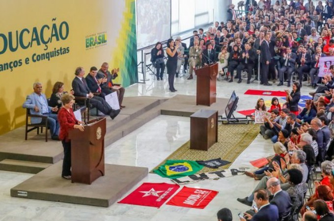 dilma-anuncio-federais.jpeg