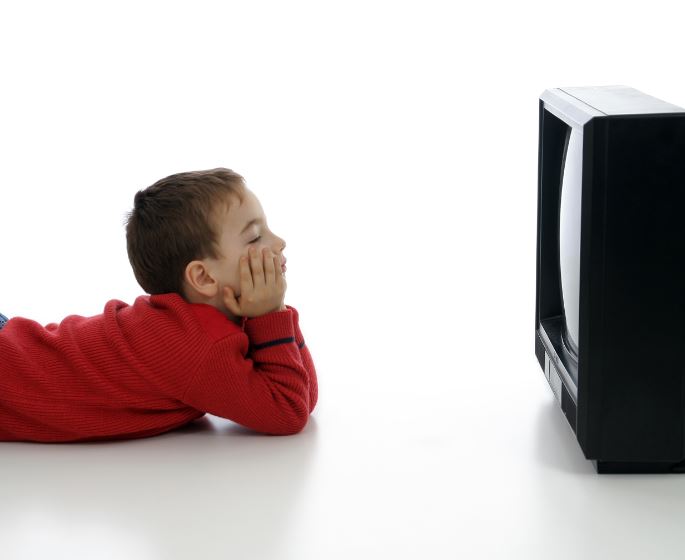 Já a prova de redação do Enem de 2014 teve como tema "Publicidade infantil em questão no Brasil". A escolha <a href="https://beta-develop.guiadoestudante.abril.com.br/enem/tema-de-redacao-sobre-publicidade-infantil-no-enem-surpreende-os-estudantes/" target="_blank" rel="noopener">causou surpresa</a> em alguns estudantes que conversaram com a gente na saída da prova. O Guia publicou algumas análises de redações enviadas por leitores. Uma delas pode ser conferida <a href="https://beta-develop.guiadoestudante.abril.com.br/blog/redacao-para-o-enem-e-vestibular/analise-de-redacao-publicidade-infantil-enem-2014/" target="_blank" rel="noopener">aqui</a>. Professores também <a href="https://beta-develop.guiadoestudante.abril.com.br/enem/enem-2014-correcao-redacao-publicidade-infantil-em-questao-no-brasil/" target="_blank" rel="noopener">comentaram a prova</a>. Já a prova de redação do Enem de 2014 teve como tema "Publicidade infantil em questão no Brasil". A escolha <a href="https://beta-develop.guiadoestudante.abril.com.br/enem/tema-de-redacao-sobre-publicidade-infantil-no-enem-surpreende-os-estudantes/" target="_blank" rel="noopener">causou surpresa</a> em alguns estudantes que conversaram com a gente na saída da prova. O Guia publicou algumas análises de redações enviadas por leitores. Uma delas pode ser conferida <a href="https://beta-develop.guiadoestudante.abril.com.br/blog/redacao-para-o-enem-e-vestibular/analise-de-redacao-publicidade-infantil-enem-2014/" target="_blank" rel="noopener">aqui</a>. Professores também <a href="https://beta-develop.guiadoestudante.abril.com.br/enem/enem-2014-correcao-redacao-publicidade-infantil-em-questao-no-brasil/" target="_blank" rel="noopener">comentaram a prova</a>.