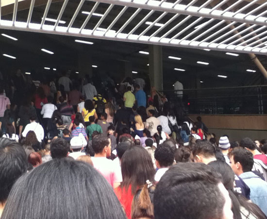 Prova foi realizada em 3 e 4 de novembro. Primeiro dia de prova cobrou questões de Ciências Humanas e Ciências da Natureza. Segundo dia apresentou questões de Linguagens, Matemática e uma redação. (foto: Carolina Vellei) Prova foi realizada em 3 e 4 de novembro. Primeiro dia de prova cobrou questões de Ciências Humanas e Ciências da Natureza. Segundo dia apresentou questões de Linguagens, Matemática e uma redação. (foto: Carolina Vellei)