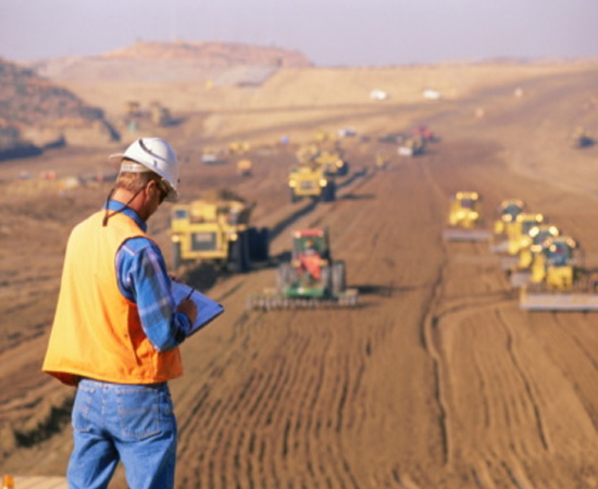 Engenharia Ambiental - É a engenharia voltada para o desenvolvimento econômico sustentável, ou seja, que respeite os limites dos recursos naturais. Engenharia Ambiental - É a engenharia voltada para o desenvolvimento econômico sustentável, ou seja, que respeite os limites dos recursos naturais.