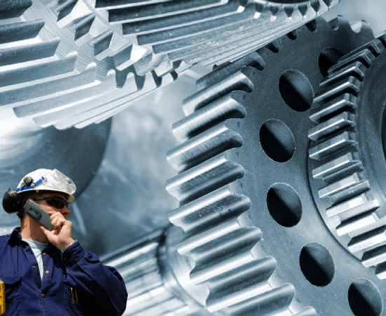 Engenharia Metalúrgica - É o conjunto de conhecimentos empregados na transformação de minérios em metais e ligas metálicas e em suas aplicações industriais. Engenharia Metalúrgica - É o conjunto de conhecimentos empregados na transformação de minérios em metais e ligas metálicas e em suas aplicações industriais.