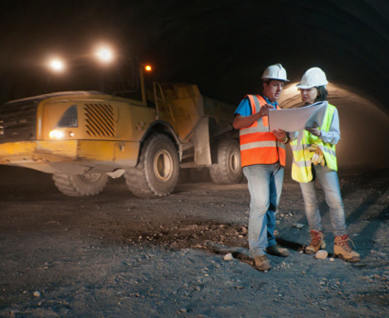 Engenharia de Minas - Esse é o ramo da engenharia que se ocupa da pesquisa, da prospecção, da extração e do aproveitamento de recursos minerais. Engenharia de Minas - Esse é o ramo da engenharia que se ocupa da pesquisa, da prospecção, da extração e do aproveitamento de recursos minerais.