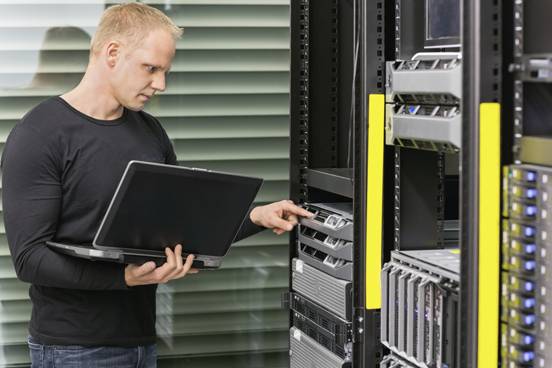 Com os olhos grudados na tela de um computador grande parte do expediente, 48% profissionais da &aacute;rea de TI disseram ter engordado desde o come&ccedil;o da trajet&oacute;ria no emprego, segundo o Career Builder.