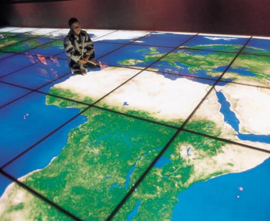 ESCALAS CARTOGRÁFICAS - Estude sobre escalas maiores e menores, escalas numéricas e gráficas e projeções cartográficas. ESCALAS CARTOGRÁFICAS - Estude sobre escalas maiores e menores, escalas numéricas e gráficas e projeções cartográficas.