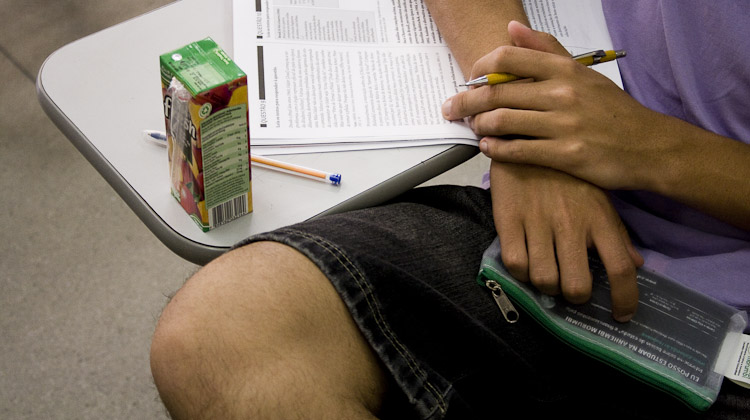estudante-lanche-prova.jpg