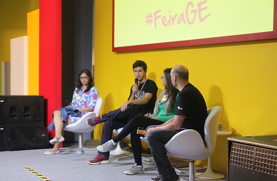 Bate-papo com os campeões do vestibular, Ana Luiza Smith, Karina Caciola e Marcos Silva de Luca Bate-papo com os campeões do vestibular, Ana Luiza Smith, Karina Caciola e Marcos Silva de Luca