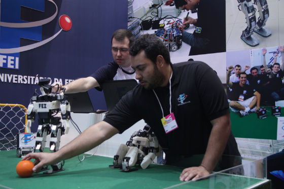 A Feira Guia do Estudante aconteceu entre os dias 29 e 31 de agosto no Expo Center Norte, em São Paulo. Foram três dias de palestras, mesas-redondas e bate-papos com profissionais, professores e personalidades. Além disso, dezenas de estandes de universidades ofereceram informações sobre seus cursos e atividades especiais. A Feira Guia do Estudante aconteceu entre os dias 29 e 31 de agosto no Expo Center Norte, em São Paulo. Foram três dias de palestras, mesas-redondas e bate-papos com profissionais, professores e personalidades. Além disso, dezenas de estandes de universidades ofereceram informações sobre seus cursos e atividades especiais.