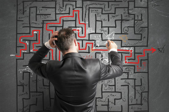 Esta competência, já prevista como a mais exigida para 2015, volta a aparecer no topo do ranking de previsões para 2020. De acordo com o relatório do Fórum Econômico Mundial, nos próximos quatro anos, 36% das atividades em todos os setores da economia deverão exigir habilidade para solução de problemas complexos. (Imagem: iStock) Esta competência, já prevista como a mais exigida para 2015, volta a aparecer no topo do ranking de previsões para 2020. De acordo com o relatório do Fórum Econômico Mundial, nos próximos quatro anos, 36% das atividades em todos os setores da economia deverão exigir habilidade para solução de problemas complexos. (Imagem: iStock)