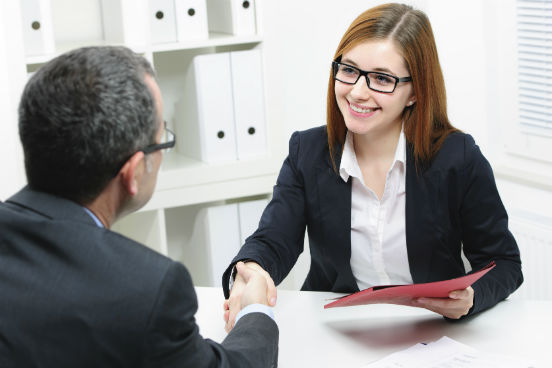 A capacidade de motivar, desenvolver pessoas e de identificar talentos é a parte da função de um gestor mais destacada pelo relatório do Fórum Econômico Mundial. Nos setores de energia e de mídia, esta habilidade é vista como uma habilidade chave até 2020. (Imagem: iStock) A capacidade de motivar, desenvolver pessoas e de identificar talentos é a parte da função de um gestor mais destacada pelo relatório do Fórum Econômico Mundial. Nos setores de energia e de mídia, esta habilidade é vista como uma habilidade chave até 2020. (Imagem: iStock)