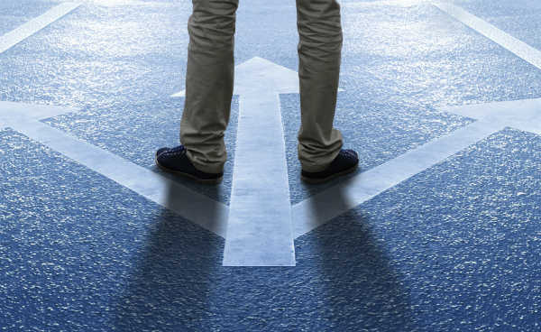 Pessoas hábeis em analisar dados e ambiente e tomar decisões a partir disso já se destacam no mercado e tendem a ser ainda mais disputadas até 2020, segundo o relatório. A competência era a oitava mais demandada na lista de previsões para 2015 e subiu para a sétima posição.<br>Segundo o professor britânico Dave Snowden - fundador da Cognitive Edge, uma rede de pesquisa internacional, e criador do Cynefin Framework, um bom líder será sempre bom na tomada de decisões em ambientes de alta complexidade, contexto mais frequente na rotina corporativa. Acertar em soluções neste ambiente é meio caminho para o sucesso no mundo dos negócios, de acordo com o especialista. (Imagem: iStock) Pessoas hábeis em analisar dados e ambiente e tomar decisões a partir disso já se destacam no mercado e tendem a ser ainda mais disputadas até 2020, segundo o relatório. A competência era a oitava mais demandada na lista de previsões para 2015 e subiu para a sétima posição.<br>Segundo o professor britânico Dave Snowden - fundador da Cognitive Edge, uma rede de pesquisa internacional, e criador do Cynefin Framework, um bom líder será sempre bom na tomada de decisões em ambientes de alta complexidade, contexto mais frequente na rotina corporativa. Acertar em soluções neste ambiente é meio caminho para o sucesso no mundo dos negócios, de acordo com o especialista. (Imagem: iStock)