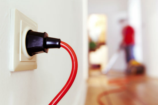 Em 2014, 32,9% do consumo de energia no Brasil foi para as indústrias; 32,5% para transportes; 9,3% para residências; 10,3% para o setor energético; 4,2% para a agropecuária e 4,7% para o setor de serviços. Em suma, a produção industrial, o transporte de carga e a mobilidade das pessoas corresponderam a 65% do consumo de energia do país. (Imagem: Thinkstock) Em 2014, 32,9% do consumo de energia no Brasil foi para as indústrias; 32,5% para transportes; 9,3% para residências; 10,3% para o setor energético; 4,2% para a agropecuária e 4,7% para o setor de serviços. Em suma, a produção industrial, o transporte de carga e a mobilidade das pessoas corresponderam a 65% do consumo de energia do país. (Imagem: Thinkstock)