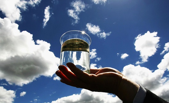 A água não só é um dos elementos básicos de sobrevivência para toda a natureza como também uma das mais importantes questões geopolíticas do século XXI. Por isso, ela nunca fica de fora do Enem e outros vestibulares. Na Semana Mundial da Água, veja 12 tópicos de cinco áreas do conhecimento que abordam o tema. (Imagem: Getty Images) A água não só é um dos elementos básicos de sobrevivência para toda a natureza como também uma das mais importantes questões geopolíticas do século XXI. Por isso, ela nunca fica de fora do Enem e outros vestibulares. Na Semana Mundial da Água, veja 12 tópicos de cinco áreas do conhecimento que abordam o tema. (Imagem: Getty Images)