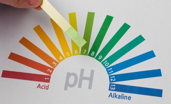 EQUILÍBRIO QUÍMICO | Atenção aos cálculos de pH, equilíbrio iônico e produto iônico da água. (Imagem: iStock) EQUILÍBRIO QUÍMICO | Atenção aos cálculos de pH, equilíbrio iônico e produto iônico da água. (Imagem: iStock)