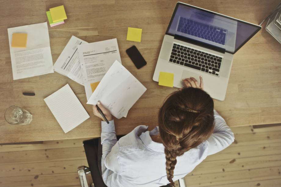 Além de trazer mais conhecimento, fazer uma pós-graduação pode ajudar a acelerar a carreira profissional, aumentando as chances de promoção. No entanto, existem várias modalidades de pós, que são divididas em dois grupos: o lato sensu e o stricto sensu. (Créditos: Rawpixel Ltd/Thinkstock) Além de trazer mais conhecimento, fazer uma pós-graduação pode ajudar a acelerar a carreira profissional, aumentando as chances de promoção. No entanto, existem várias modalidades de pós, que são divididas em dois grupos: o lato sensu e o stricto sensu. (Créditos: Rawpixel Ltd/Thinkstock)