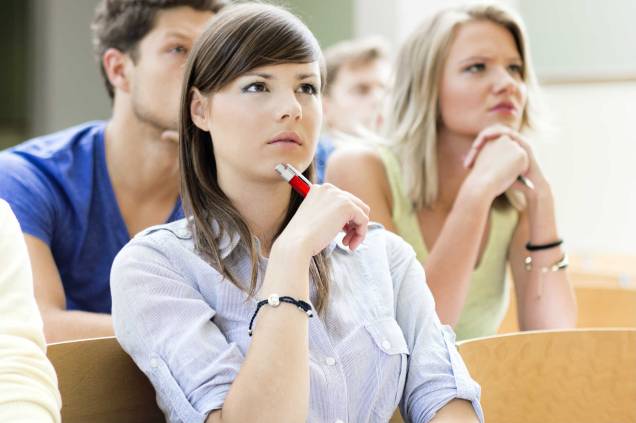Com a internet, as informações são passadas cada vez mais rápido, acirrando a competitividade do mundo corporativo. Por isso, as temáticas dos MBAs são constantemente atualizadas. (Imagem: Thinkstock) Com a internet, as informações são passadas cada vez mais rápido, acirrando a competitividade do mundo corporativo. Por isso, as temáticas dos MBAs são constantemente atualizadas. (Imagem: Thinkstock)