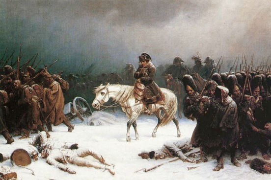 Outro momento marcante dos conflitos aconteceu em 1812. O exército francês (também chamado de Grande Armée), que havia invadido a Rússia, foi obrigado a se retirar após perder mais de 500 mil homens em batalhas. Esse episódio reduziu drasticamente a dimensão das forças francesas e também abalou seriamente a reputação de Napoleão, que até então era visto como um gênio militar invencível. (Imagem: Wikimedia Commons) Outro momento marcante dos conflitos aconteceu em 1812. O exército francês (também chamado de Grande Armée), que havia invadido a Rússia, foi obrigado a se retirar após perder mais de 500 mil homens em batalhas. Esse episódio reduziu drasticamente a dimensão das forças francesas e também abalou seriamente a reputação de Napoleão, que até então era visto como um gênio militar invencível. (Imagem: Wikimedia Commons)