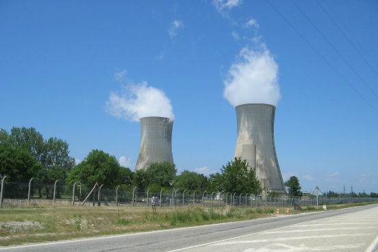<strong>Tricastin (França). </strong>Substâncias radioativas vazaram de um dos reatores da usina nuclear de Tricastin durante uma operação de manutenção em 2008. Alguns empregados do local foram contaminados e, segundo as autoridades francesas, dois rios próximos à usina também. <strong>Tricastin (França). </strong>Substâncias radioativas vazaram de um dos reatores da usina nuclear de Tricastin durante uma operação de manutenção em 2008. Alguns empregados do local foram contaminados e, segundo as autoridades francesas, dois rios próximos à usina também.