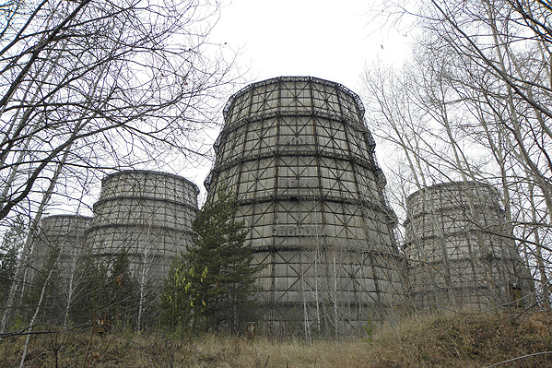 <strong>Seversk (Rússia). </strong>Em 1993, uma explosão na usina Tomsk-7, que ficava em uma cidade secreta da Sibéria Ocidental, formou uma grande nuvem radioativa na região. O número de vítimas do acidente é desconhecido. A cidade, que hoje leva o nome de Seversk, atualmente é fechada e só pode ser visitada a convite. <strong>Seversk (Rússia). </strong>Em 1993, uma explosão na usina Tomsk-7, que ficava em uma cidade secreta da Sibéria Ocidental, formou uma grande nuvem radioativa na região. O número de vítimas do acidente é desconhecido. A cidade, que hoje leva o nome de Seversk, atualmente é fechada e só pode ser visitada a convite.