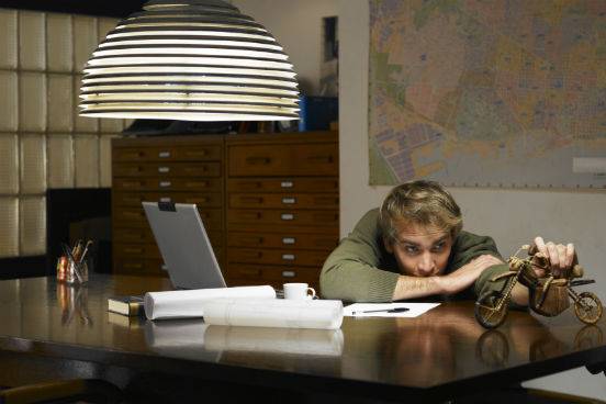 A procrastina&ccedil;&atilde;o &eacute; um h&aacute;bito perigoso que geralmente resulta em stress, sensa&ccedil;&atilde;o de culpa e frustra&ccedil;&atilde;o. Veja a seguir algumas dicas para melhorar a sua rotina e n&atilde;o deixar mais todas as tarefas para serem feitas de &uacute;ltima hora. (Imagem: Thinkstock)