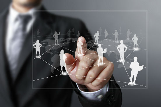 O que faz: responsável pela área de desenvolvimento organizacional, é o profissional que busca ferramentas e métodos para que as pessoas se desenvolvam de acordo com a estratégia da empresa. Porque está em baixa: na percepção da diretora da Hays, Natasha Patel, o espaço para especialistas, sobretudo aqueles focados em desenvolvimento organizacional, no departamento de recursos humanos é escasso atualmente, o que exige a ampliação do escopo de atuação dos profissionais. (Imagem: Thinkstock) O que faz: responsável pela área de desenvolvimento organizacional, é o profissional que busca ferramentas e métodos para que as pessoas se desenvolvam de acordo com a estratégia da empresa. Porque está em baixa: na percepção da diretora da Hays, Natasha Patel, o espaço para especialistas, sobretudo aqueles focados em desenvolvimento organizacional, no departamento de recursos humanos é escasso atualmente, o que exige a ampliação do escopo de atuação dos profissionais. (Imagem: Thinkstock)