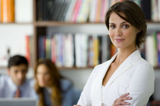 Cada vez mais empresas entendem que ter uma gestão transparente e responsável as favorece no mercado, diz Celia Spangher, diretora de gestão do talento da Maxim Consultores. O perfil é de formação em Administração, Engenharia, Economia ou Direito. É esperado que tenha especializações e cursos específicos em governança. Há preferência por profissionais que têm vínculo com o IBGC (Instituto Brasileiro de Governança Corporativa), diz Celia. (Imagem: Thinkstock) Cada vez mais empresas entendem que ter uma gestão transparente e responsável as favorece no mercado, diz Celia Spangher, diretora de gestão do talento da Maxim Consultores. O perfil é de formação em Administração, Engenharia, Economia ou Direito. É esperado que tenha especializações e cursos específicos em governança. Há preferência por profissionais que têm vínculo com o IBGC (Instituto Brasileiro de Governança Corporativa), diz Celia. (Imagem: Thinkstock)