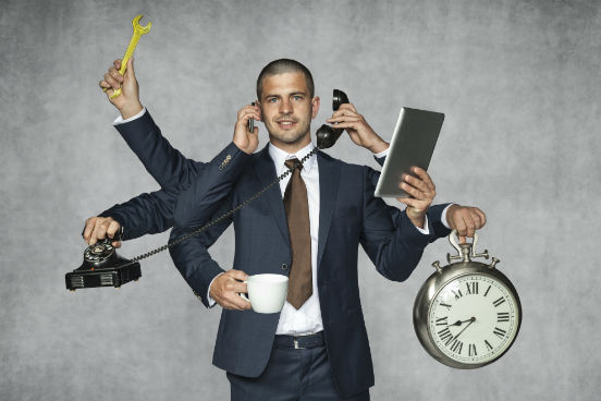 Diante do atual cenário econômico, muitas empresas estão revendo seu posicionamento estratégico, modelo de gestão e processos. O líder desse tipo de mudança cuida do turnaround management, diz Bernardo Cavour, sócio da FLOW Executive Finders. É um executivo com visão estratégica, perfil de liderança e capacidade de executar projetos. É alguém com capacidade de empreender dentro da organização, afirma Cavour. (Imagem: Thinkstock) Diante do atual cenário econômico, muitas empresas estão revendo seu posicionamento estratégico, modelo de gestão e processos. O líder desse tipo de mudança cuida do turnaround management, diz Bernardo Cavour, sócio da FLOW Executive Finders. É um executivo com visão estratégica, perfil de liderança e capacidade de executar projetos. É alguém com capacidade de empreender dentro da organização, afirma Cavour. (Imagem: Thinkstock)