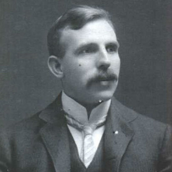 Décadas depois, cientistas como Ernest Rutherford (foto) identificaram a presença de dois tipos diferentes de radiação, que foram chamados de raios alfa e beta. Em 1900, foi comprovada a existência de um terceiro tipo de radiação: os raios gama, de natureza eletromagnética. (Imagem: Wikimedia Commons) Décadas depois, cientistas como Ernest Rutherford (foto) identificaram a presença de dois tipos diferentes de radiação, que foram chamados de raios alfa e beta. Em 1900, foi comprovada a existência de um terceiro tipo de radiação: os raios gama, de natureza eletromagnética. (Imagem: Wikimedia Commons)