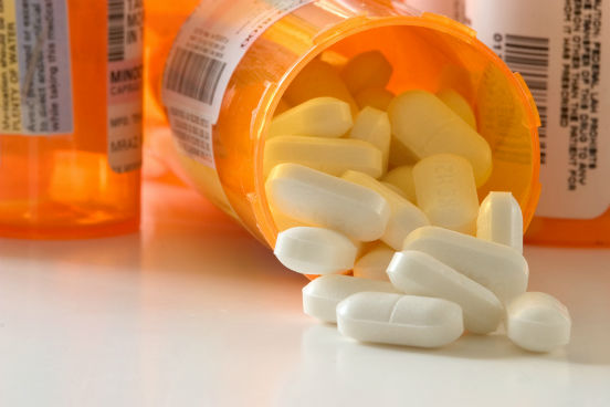 O tratamento é feito apenas com analgésicos e antialérgicos para aliviar os sintomas. (Imagem: Thinkstock) O tratamento é feito apenas com analgésicos e antialérgicos para aliviar os sintomas. (Imagem: Thinkstock)
