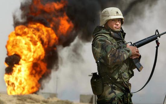 Após a invasão dos Estados Unidos ao Iraque, em 2003, o país viveu um vácuo administrativo e de segurança causado pelo fim do governo de Saddam Hussein. Isso, somado à destruição da guerra, tornou o país um terreno fértil para o surgimento de grupos jihadistas e acabou atraindo muçulmanos extremistas de todo o mundo. (Foto: Getty Images) Após a invasão dos Estados Unidos ao Iraque, em 2003, o país viveu um vácuo administrativo e de segurança causado pelo fim do governo de Saddam Hussein. Isso, somado à destruição da guerra, tornou o país um terreno fértil para o surgimento de grupos jihadistas e acabou atraindo muçulmanos extremistas de todo o mundo. (Foto: Getty Images)