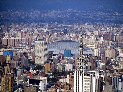 O Japão faz parte do G-8, grupo dos sete países mais ricos do mundo e a Rússia. Além disso, é sede de grandes empresas multinacionais, tem a maior bolsa de valores do planeta e a maior região metropolitana, Tóquio. (Foto: Wikimedia Commons) O Japão faz parte do G-8, grupo dos sete países mais ricos do mundo e a Rússia. Além disso, é sede de grandes empresas multinacionais, tem a maior bolsa de valores do planeta e a maior região metropolitana, Tóquio. (Foto: Wikimedia Commons)