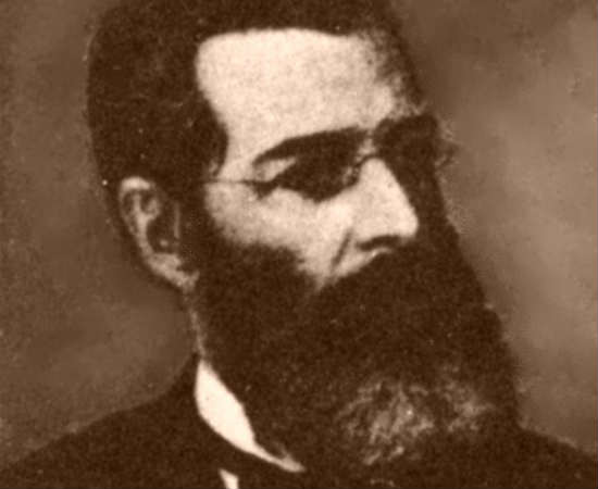 Um dos grandes nomes do romantismo brasileiro, com obras como O Guarani, Iracema e Til, José de Alencar se envolveu em uma polêmica de cunho afetivo. Diziam que seu filho, Mário de Alencar, era na verdade fruto de um relacionamento extraconjugal de sua esposa com Machado de Assis. A história nunca foi confirmada, mas é bastante polêmica. Foto: Wikicommons Um dos grandes nomes do romantismo brasileiro, com obras como O Guarani, Iracema e Til, José de Alencar se envolveu em uma polêmica de cunho afetivo. Diziam que seu filho, Mário de Alencar, era na verdade fruto de um relacionamento extraconjugal de sua esposa com Machado de Assis. A história nunca foi confirmada, mas é bastante polêmica. Foto: Wikicommons