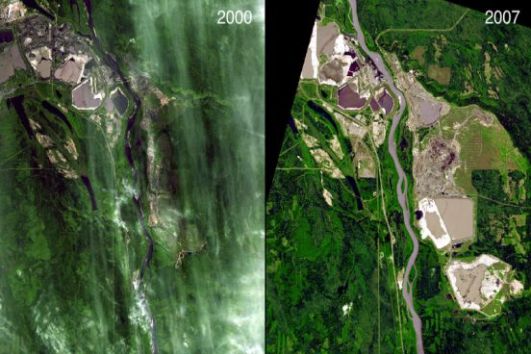 A grande demanda por petróleo tem seu preço. No Canadá, áreas próximas ao rio Athabasca foram invadidas por empresas em busca do ouro negro. O resultado foi dramático: 256 km de floresta foram devastados. (Imagem: NASA) A grande demanda por petróleo tem seu preço. No Canadá, áreas próximas ao rio Athabasca foram invadidas por empresas em busca do ouro negro. O resultado foi dramático: 256 km de floresta foram devastados. (Imagem: NASA)