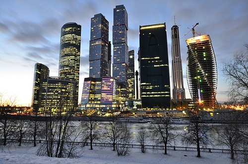 No século 21 a Rússia ressurgiu como um importante personagem mundial no cenário político. O país é um grande exportador de gás natural e petróleo, tendo papel importante no abastecimento energético da Europa. (Foto: Wikimedia Commons) No século 21 a Rússia ressurgiu como um importante personagem mundial no cenário político. O país é um grande exportador de gás natural e petróleo, tendo papel importante no abastecimento energético da Europa. (Foto: Wikimedia Commons)
