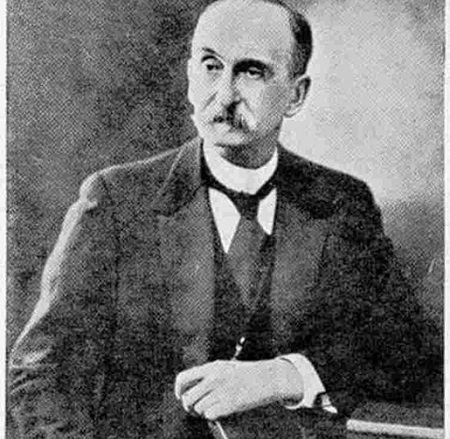 Isso acabou em 1886, quando o químico francês Paul Marie Eugène Vieille inventou a primeira pólvora sem fumaça. A invenção revolucionou o uso das armas de fogo nos combates. (Foto: Wikimedia Commons) Isso acabou em 1886, quando o químico francês Paul Marie Eugène Vieille inventou a primeira pólvora sem fumaça. A invenção revolucionou o uso das armas de fogo nos combates. (Foto: Wikimedia Commons)