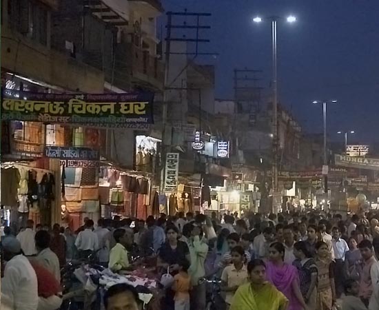 POPULAÇÃO - Estude sobre as cidades caóticas, a urbanização no Brasil e a conurbação e regiões metropolitanas. POPULAÇÃO - Estude sobre as cidades caóticas, a urbanização no Brasil e a conurbação e regiões metropolitanas.