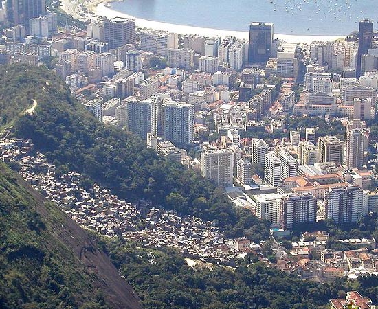 PROBLEMAS URBANOS - Estude sobre o lixo, os aterros e reciclagem. PROBLEMAS URBANOS - Estude sobre o lixo, os aterros e reciclagem.