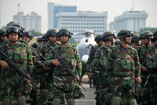 Com os conflitos recorrentes nos quais os Estados Unidos se envolvem, os militares estão quase sempre em ação. Além da pressão de defender seu país, eles devem se preocupar com sua segurança pessoal. Isso tudo dentro de um campo de batalha. (Imagem: Getty Images) Com os conflitos recorrentes nos quais os Estados Unidos se envolvem, os militares estão quase sempre em ação. Além da pressão de defender seu país, eles devem se preocupar com sua segurança pessoal. Isso tudo dentro de um campo de batalha. (Imagem: Getty Images)