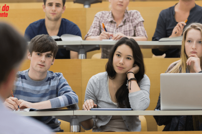 sala-aula-universidade.png