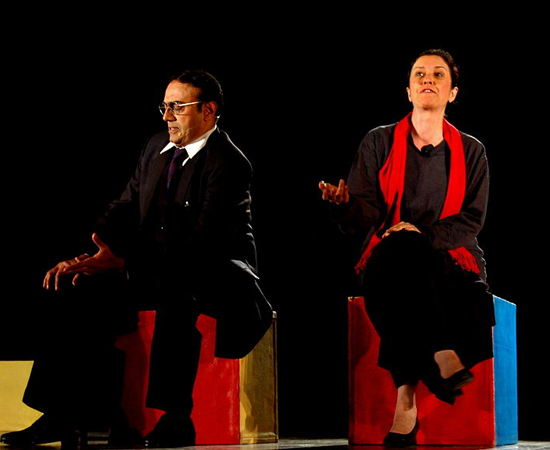 TEATRO - É o conjunto de técnicas usadas na criação, direção, montagem e interpretação de espetáculos. O profissional usa os movimentos corporais e a voz para representar personagens e transmitir ao público histórias, ideias e sentimentos. Está habilitado ainda a dirigir e escrever peças teatrais, novelas e filmes, bem como fazer críticas em veículos de comunicação e elaborar obras didáticas. TEATRO - É o conjunto de técnicas usadas na criação, direção, montagem e interpretação de espetáculos. O profissional usa os movimentos corporais e a voz para representar personagens e transmitir ao público histórias, ideias e sentimentos. Está habilitado ainda a dirigir e escrever peças teatrais, novelas e filmes, bem como fazer críticas em veículos de comunicação e elaborar obras didáticas.